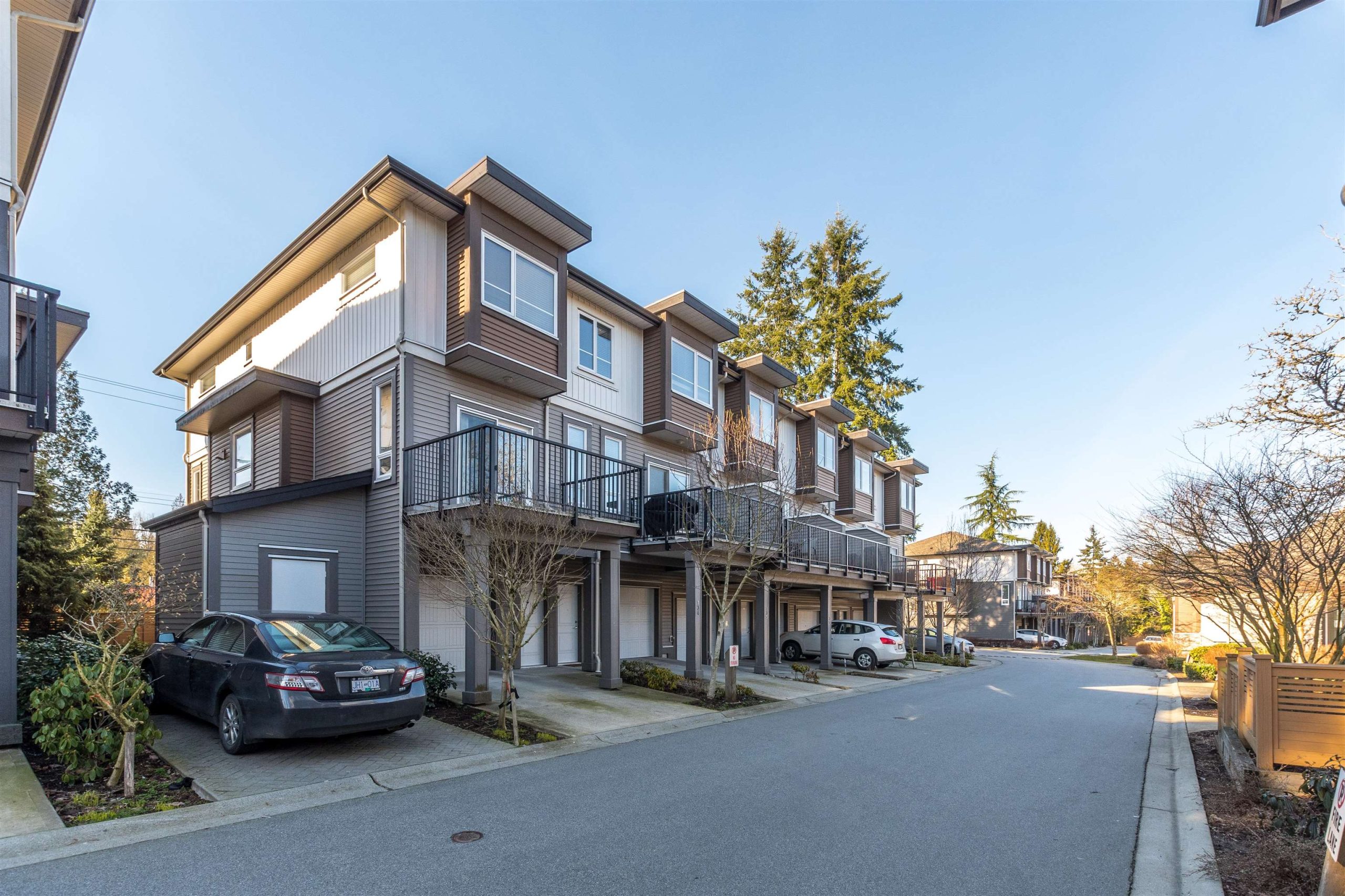 5888 144 STREET 26