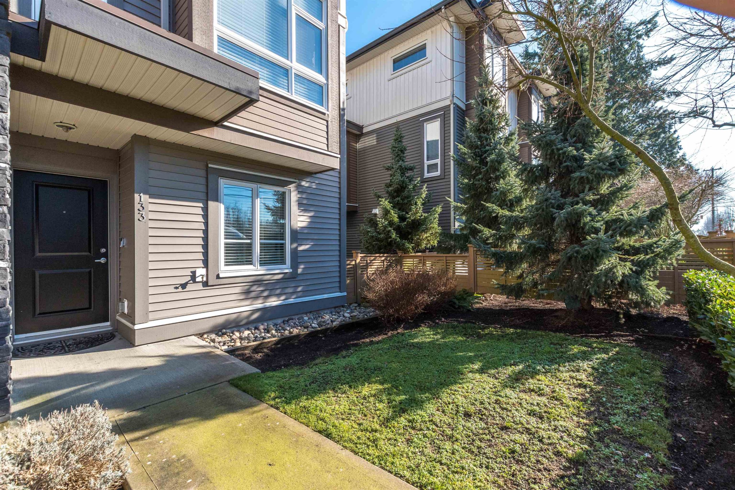 5888 144 STREET 4